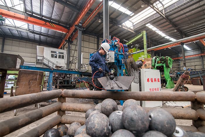 安庆网架配件-螺栓球加工车间